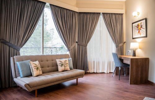 E-7 Sector House | Hillside Residence E-7 by Paramount Hospitality