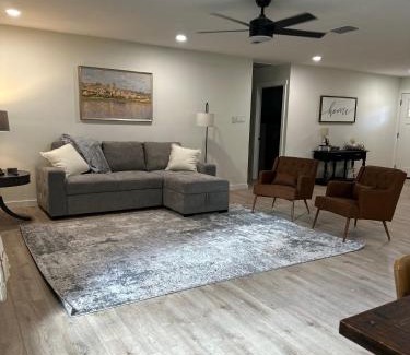 Tyler House | Hillside Room 3