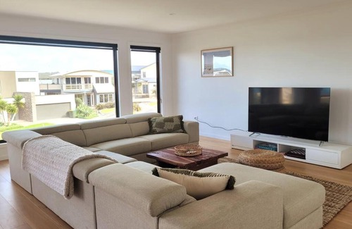 Apollo Bay House | Hillside @ The Bay