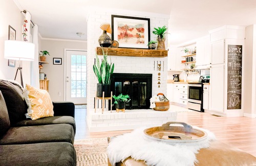 Morganton House | Hilltop Boho Bungalow close to Lake Blue Ridge and Downtown Blue Ridge