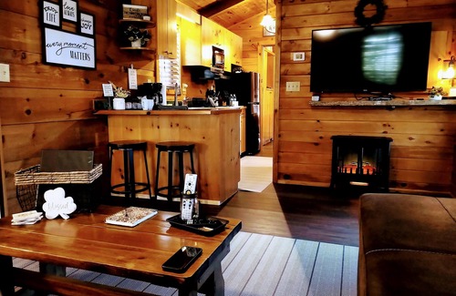 Newland Cabin | Hilltop Cabin