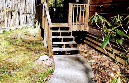 Newland Cabin | Hilltop Cabin