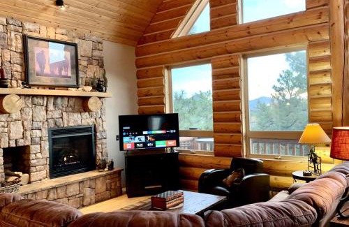 Mountain Club Ski Chalet | Hilltop Chalet- Stunning Views 3mi from downtown