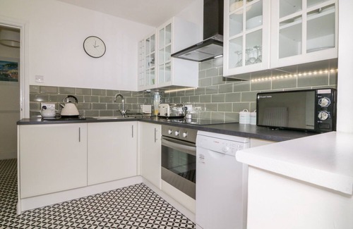 Stoke Gabriel Cottage | HILLTOP, family friendly, character holiday cottage in Stoke Gabriel