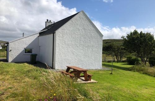 Caroy House | Hilltop