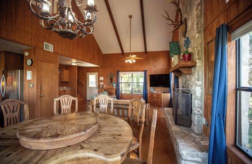 Concan House | Hilltop Hacienda @ Buchanan Vacation Homes in Concan - PET FRIENDLY!
