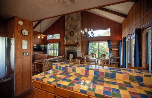 Concan House | Hilltop Hacienda @ Buchanan Vacation Homes in Concan - PET FRIENDLY!
