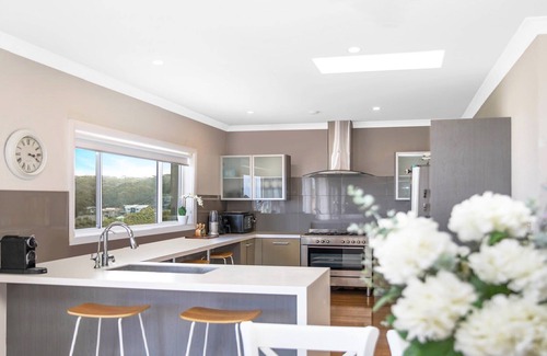 Umina Beach House | Hilltop Haven Umina Beach