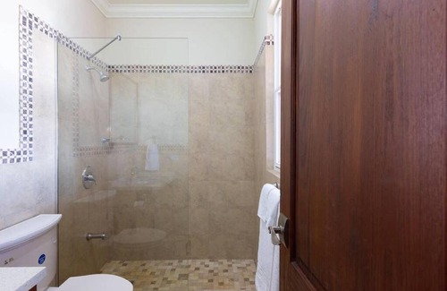 Camperdown Apartment | Hilltop Haven Vacation Home