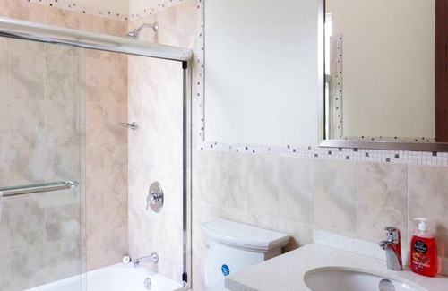 Camperdown Apartment | Hilltop Haven Vacation Home