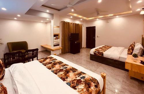 Bullawala Hotel | Hilltop Haven With Scenic Mountain View