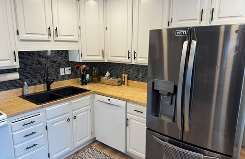 Sioux Falls House | Hilltop Heights Home. Safe neighborhood minutes from downtown.