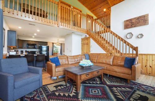 McArthur Cabin | Hilltop Hideaway | Hocking Hills