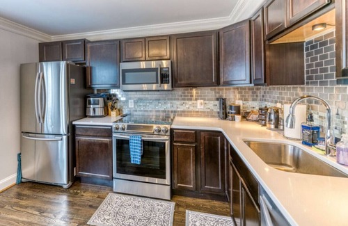 Southeast House | Hilltop Hideaway in DC