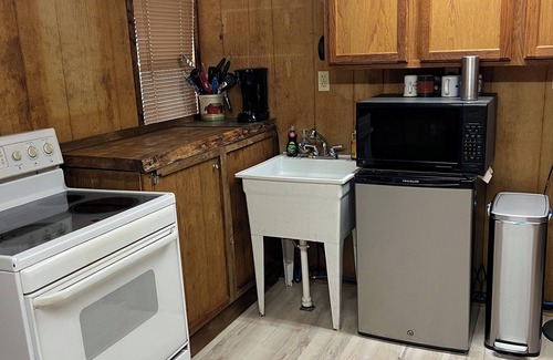 Farmerville Cabin | Hilltop Hideaway on Lake Darbonne
