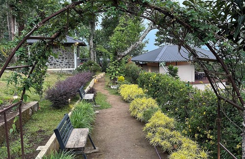 Nullatanni Cottage | Hilltop Munnar by Fracspace