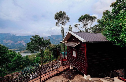 Nullatanni Cottage | Hilltop Munnar by Fracspace