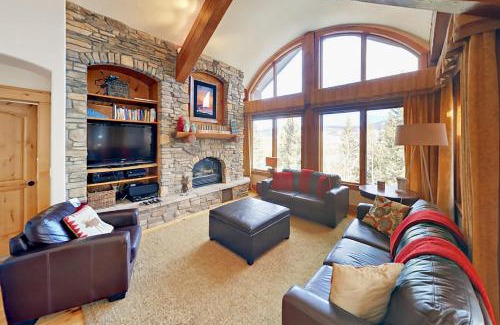 Tabernash House | Hilltop Palace