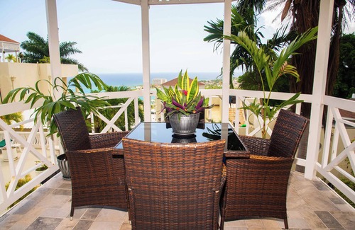 Ocho Rios Apartment | Hilltop Panoramic Seascape