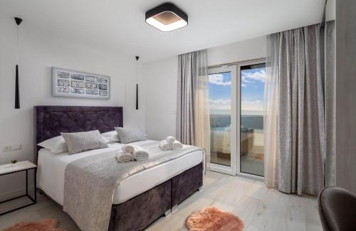 Mravince Villa | Hilltop Villa - Jacuzzi, Pool, Sauna
