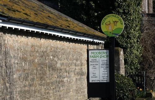Bridport Cottage | HILLVIEW BUNGALOW, pet friendly, with a garden in Burton Bradstock