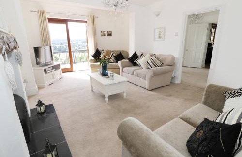 Knightwick House | Hillview Cottage