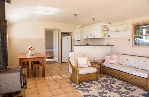 South Burnett Cottage | Hillview Cottages