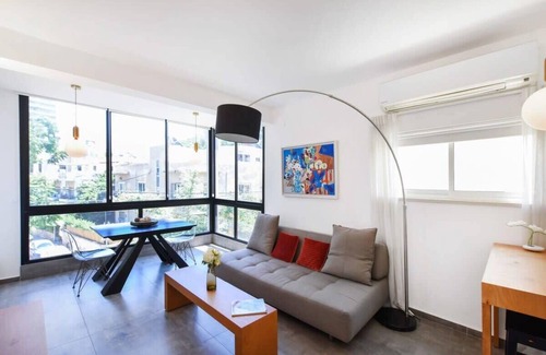 Old North Apartment | Hilton Area 2BR by HolyGuest