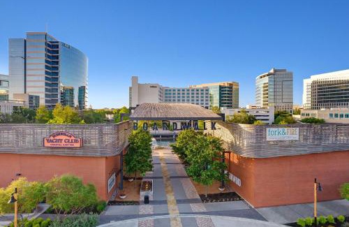 Plano Hotel | Hilton Dallas/Plano Granite Park
