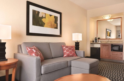 North Canton Hotel | Hilton Garden Inn Akron Canton Airport