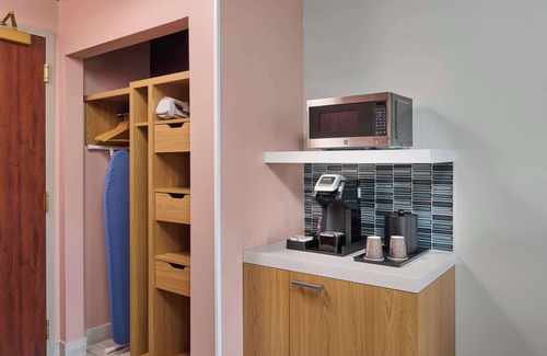 Midtown Anchorage Hotel | Hilton Garden Inn Anchorage