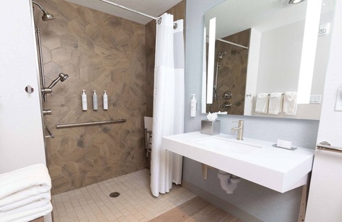 Des Moines Hotel | Hilton Garden Inn Des Moines Airport