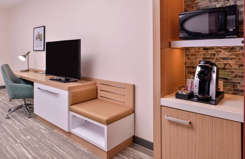Waldron Hotel | Hilton Garden Inn Kansas City Airport