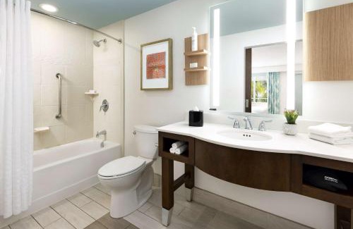 New Town Hotel | Hilton Garden Inn Key West/The Keys Collection