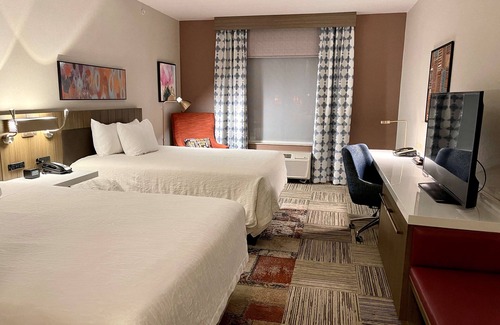 Summit Corners Hotel | Hilton Garden Inn Oconomowoc