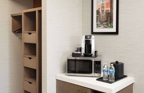 Center City Hotel | Hilton Garden Inn Philadelphia Center City