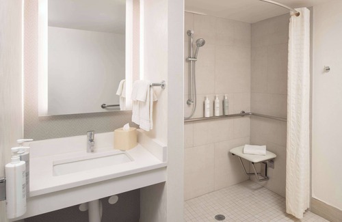 Center City Hotel | Hilton Garden Inn Philadelphia Center City