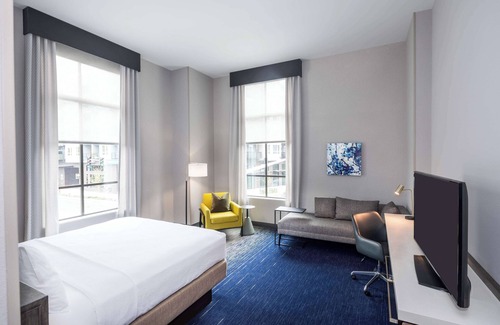 Downtown Hotel | Hilton Garden Inn Redmond Seattle