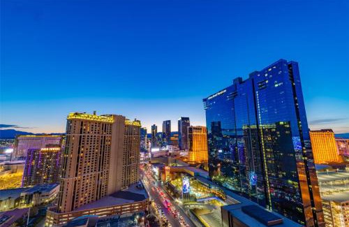 Las Vegas Resort | Hilton Grand Vacations Club Elara Center Strip Las Vegas