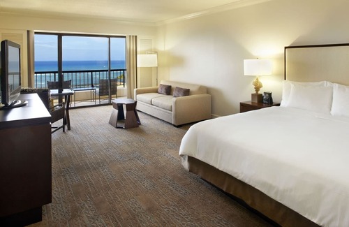 Waikiki Resort | 🌴 Hilton Hawaiian Village ✨ Paradise in a 2 Bedroom Oceanview Villa - Sleeps 8!