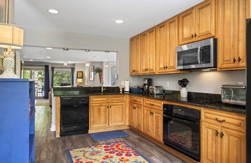 Hilton Head Island House | Hilton Head Luxury Condo: Coligny Beach, Dining, Family, Golf - Sleeps 10