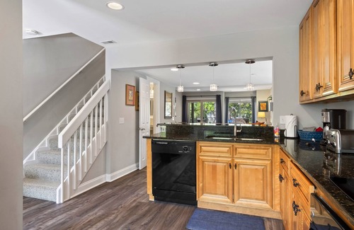Hilton Head Island House | Hilton Head Luxury Condo: Coligny Beach, Dining, Family, Golf - Sleeps 10