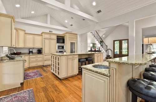 Baynard Oaks House | HILTON HEAD 6BR HOME ON HARBOUR TOWN GOLF WITH POOL NEAR BEACH AND DINING