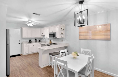 Folly Field Condo | Hilton Head Hangout – 2 BDR Resort Condo by Beach!