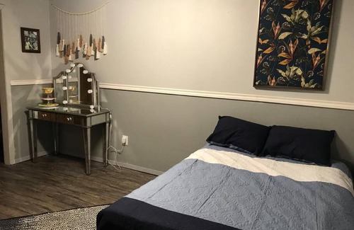 Fairbanks Apartment | Hilton Hideaway