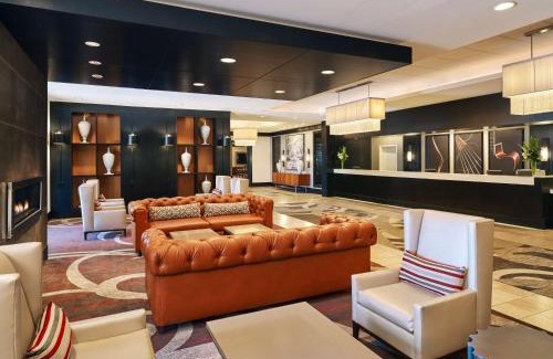 Waldron Hotel | Hilton Kansas City Airport