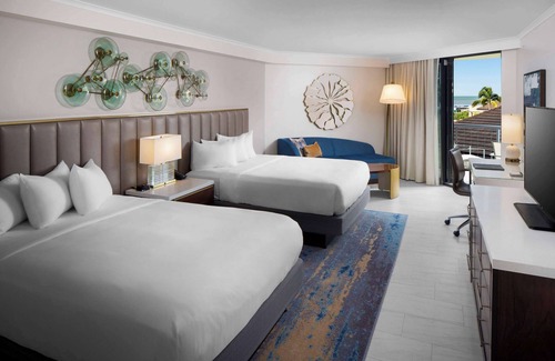 Marco Island Resort | Hilton Marco Island Beach Resort and Spa