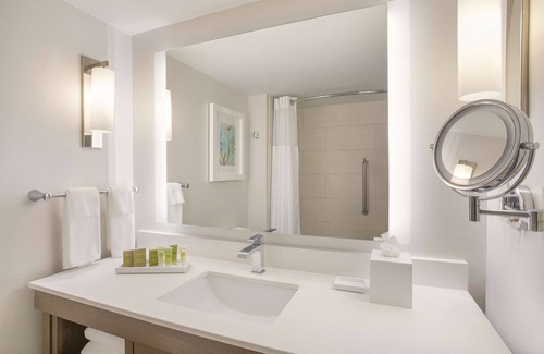 Park Shore Hotel | Hilton Naples