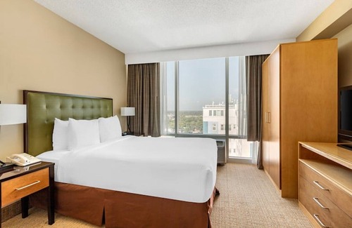 Northeast Virginia Beach Resort | Hilton Ocean Beach Club Resort an Oceanfront Resort in 2 Bedroom City View Unit!