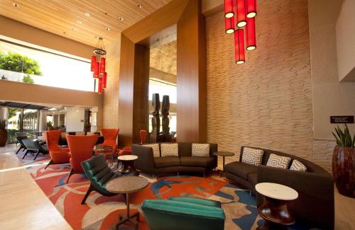 Downtown Palm Springs Resort | Hilton Palm Springs